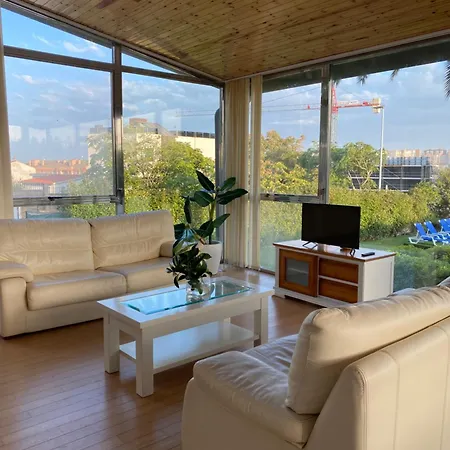 Con Piscina Privada *