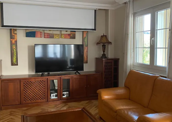 Con Piscina Privada Nyaraló