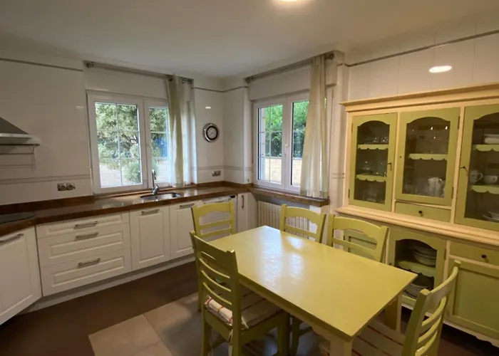 Con Piscina Privada Nyaraló *