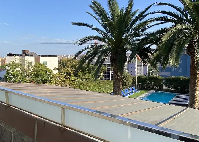 Con Piscina Privada Nyaraló *