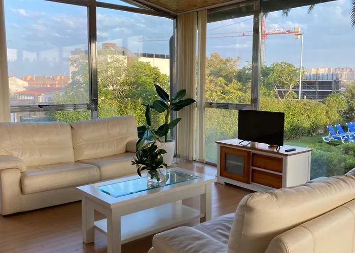 Con Piscina Privada *